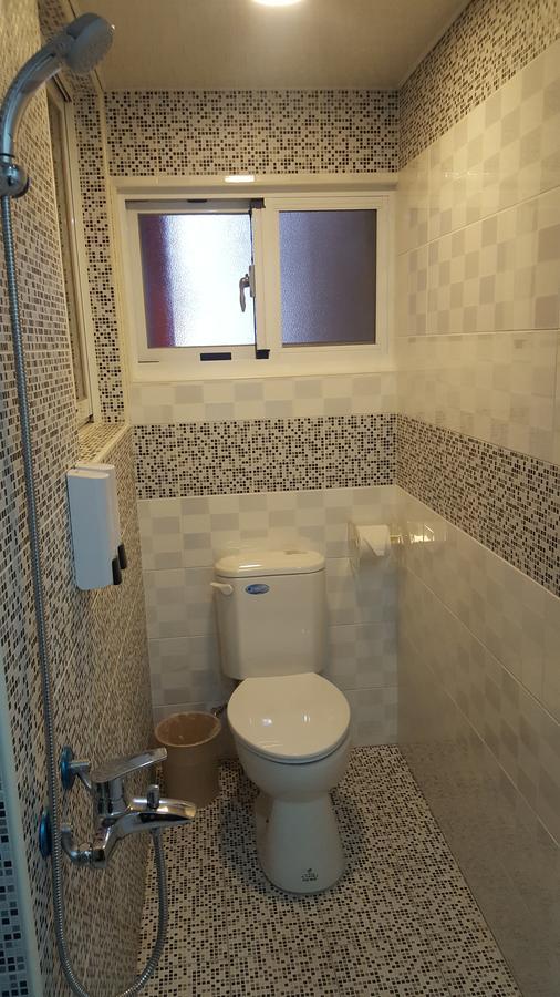 J. Home Гаосюн Екстер'єр фото